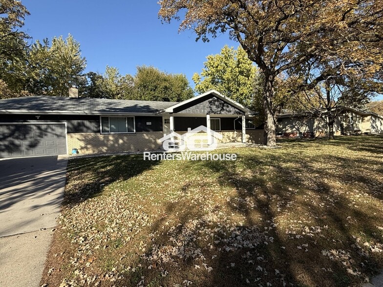 Building Photo - 115 Craig Way NE