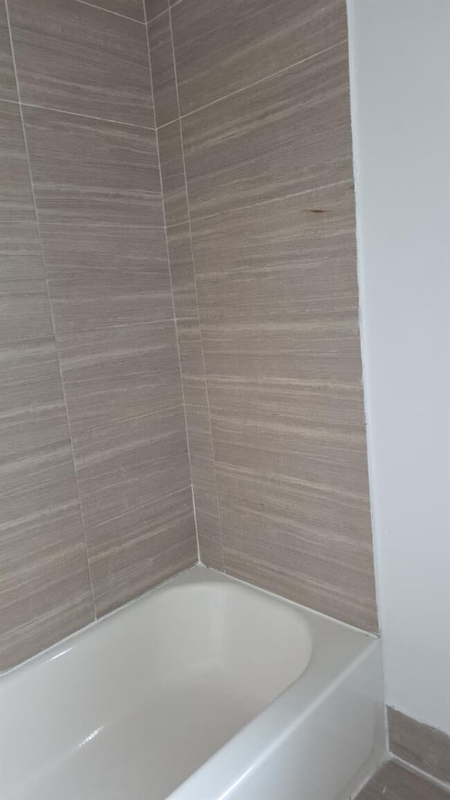 Building Photo - 1728 Pierce St