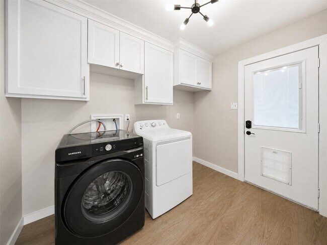 Building Photo - 15414 Ripplestream Dr