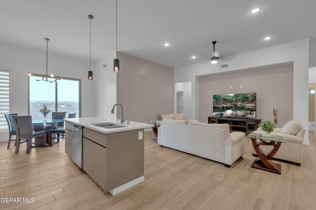 Building Photo - 12713 Captain Claudia CT