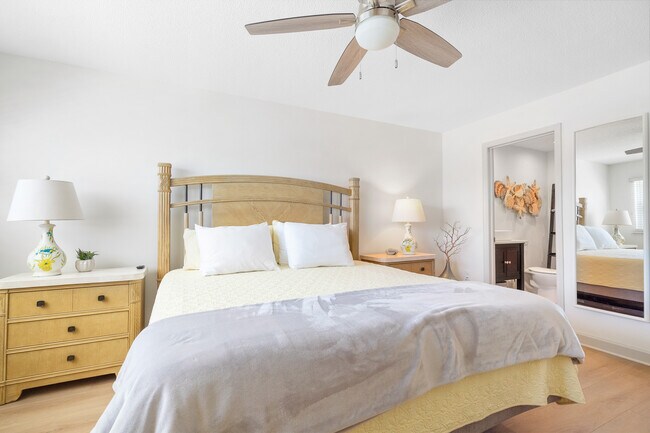 Building Photo - 5555 Gulf Blvd