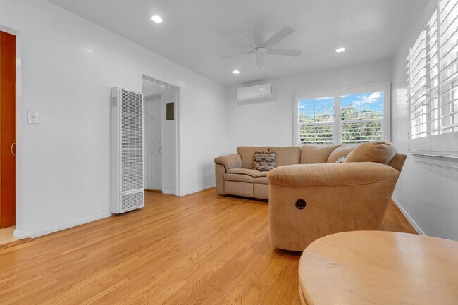 Building Photo - 1300 W 83rd Pl