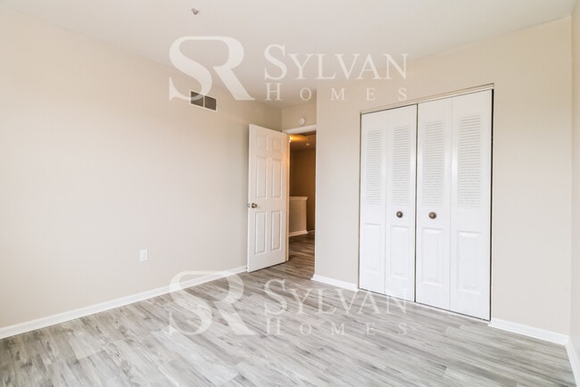 Building Photo - You will love this cozy home!!