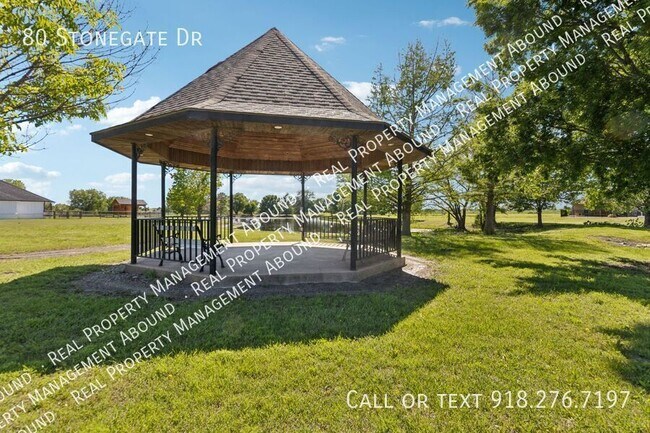 Building Photo - 80 Stonegate Dr
