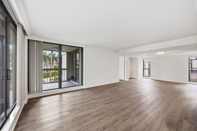 Building Photo - 4551 Gulf Shore Blvd N
