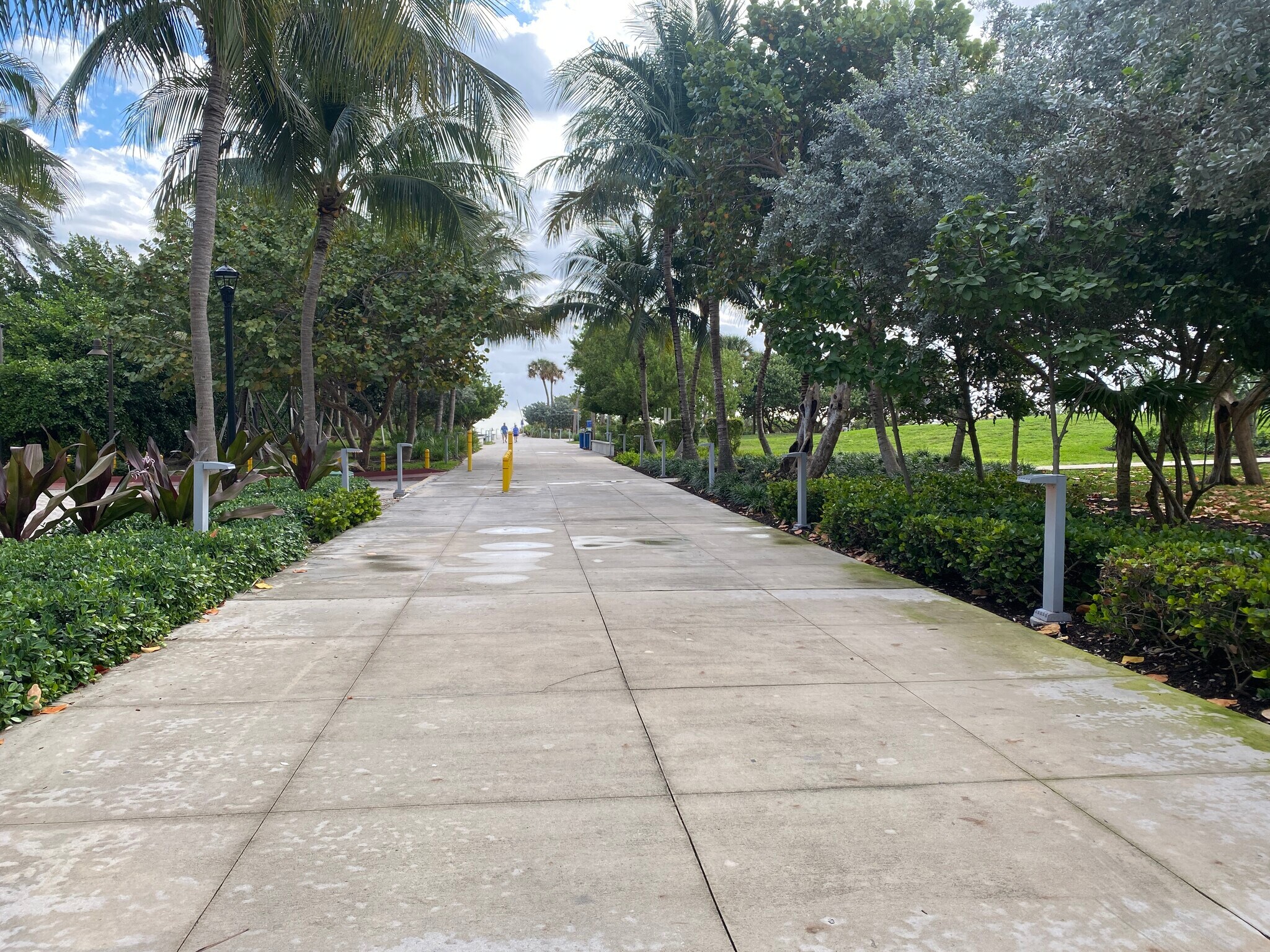 Building Photo - 1155 S Biscayne Point Rd