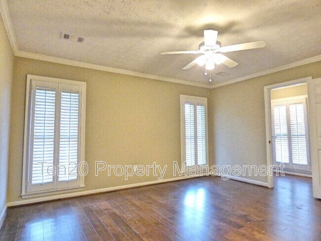 Building Photo - 2723 Summerfield Pl