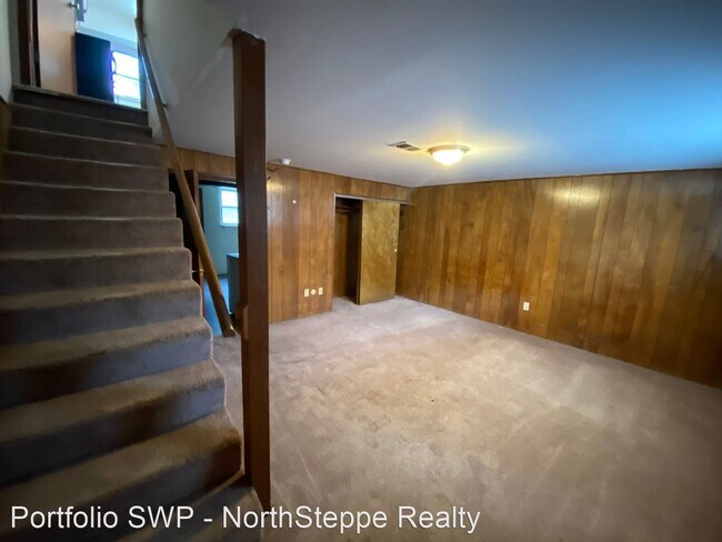 Building Photo - 3 br, 2 bath Apartment - 1451-1461 Worthin...