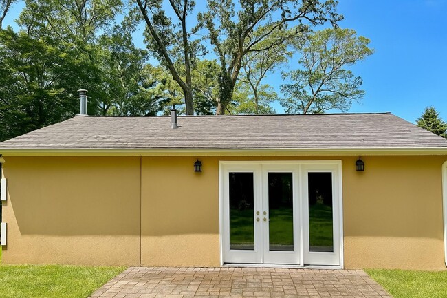 Building Photo - 77 S Coleman Rd