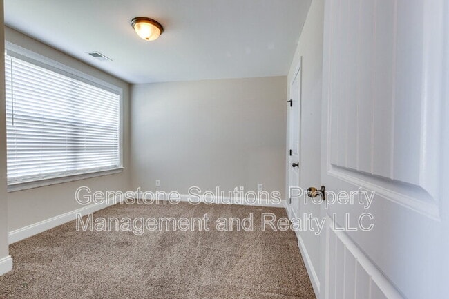 Building Photo - 1634 Earl Ct