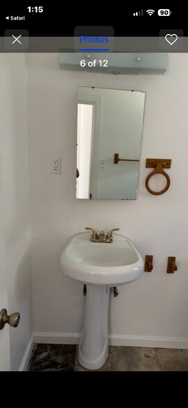 Building Photo - 8619 Bennett Ave