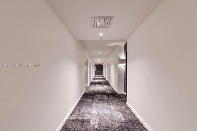 Building Photo - 325 Biscayne Blvd