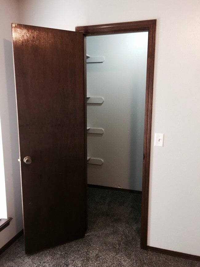 Building Photo - Charming 3BD 2BA Home in Yukon!!!