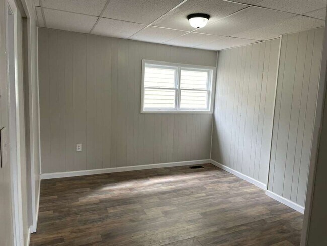 Building Photo - 315 10th St