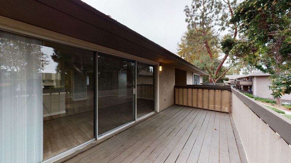 Balcony - Pine Lake Terrace