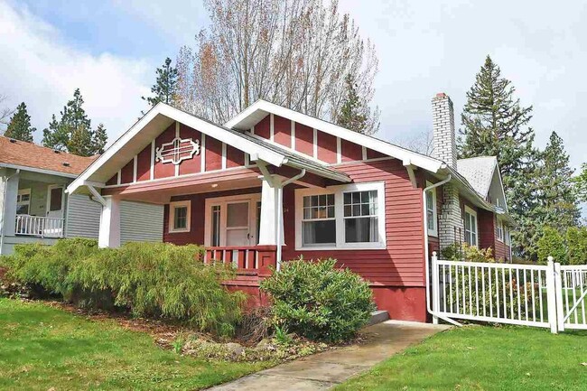 Primary Photo - Charming South Hill Bungalow