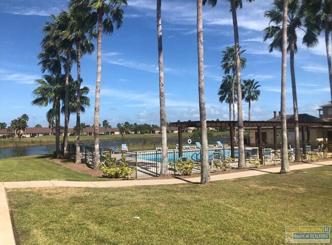 Building Photo - 40 Augusta W