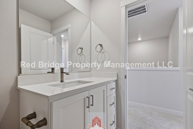 Building Photo - 16626 SW Noosa Ct