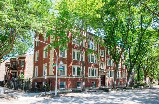 Building Photo - 1340 W Hollywood Ave