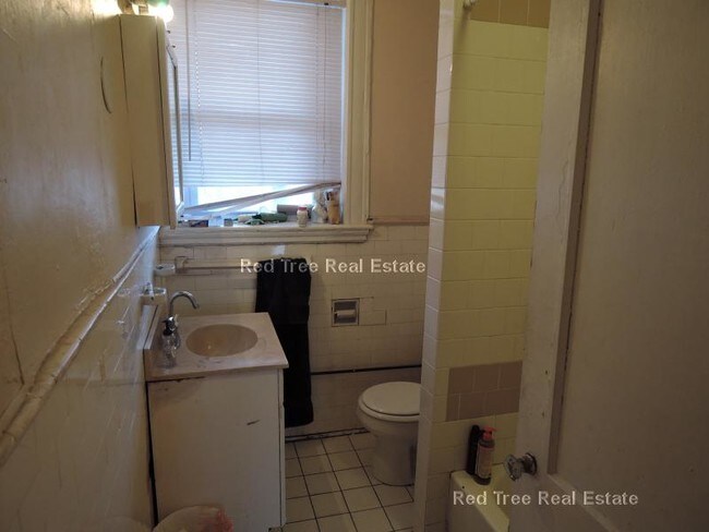 Building Photo - 1711 Commonwealth Ave