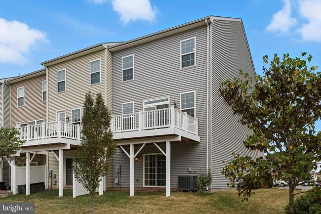 Building Photo - 10523 Hinton Wy