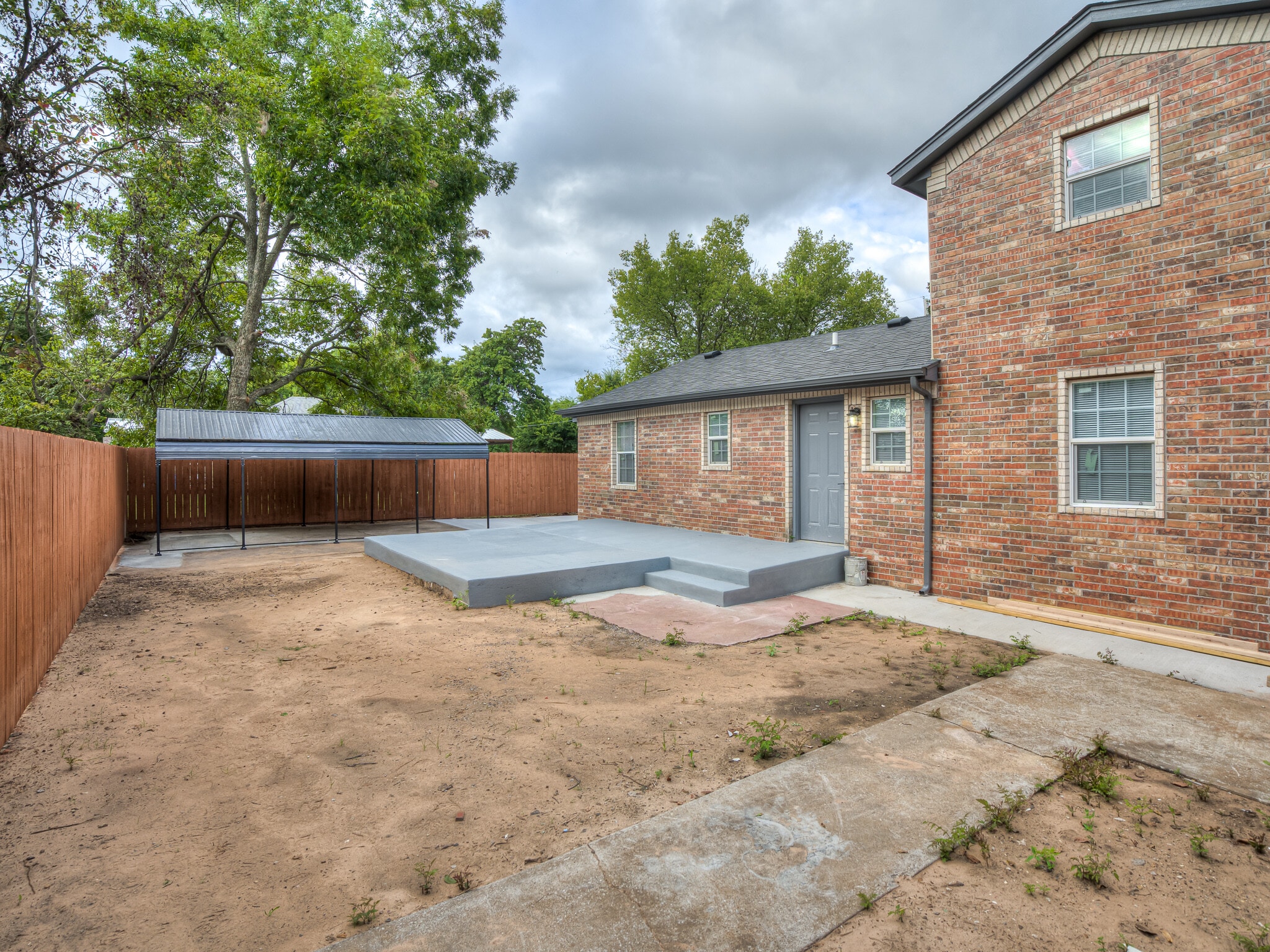 Building Photo - 2100 N Saint Luke Ave