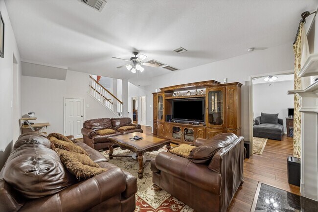 Building Photo - 21702 Cozy Hollow Ln