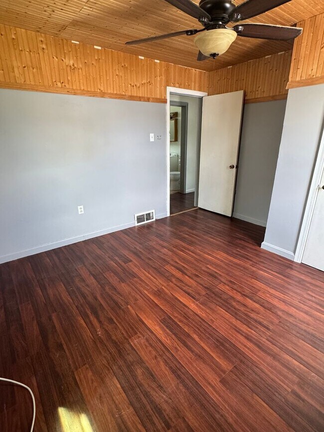 Building Photo - 3604 6th Ave