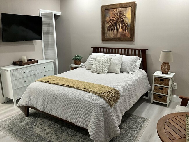 Building Photo - 8638 SW 50th St