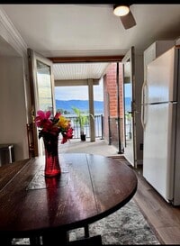 Building Photo - 708 N Temescal St