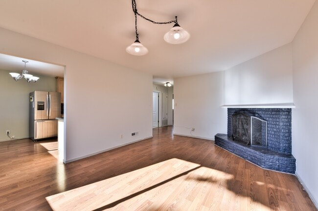 Building Photo - Light filled home+ Pet Friendly + Deck+ Lo...