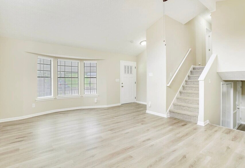 Building Photo - 5590 Pennybrook Ct