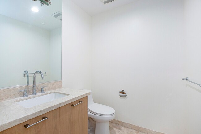 Building Photo - 476 Caruso Ave