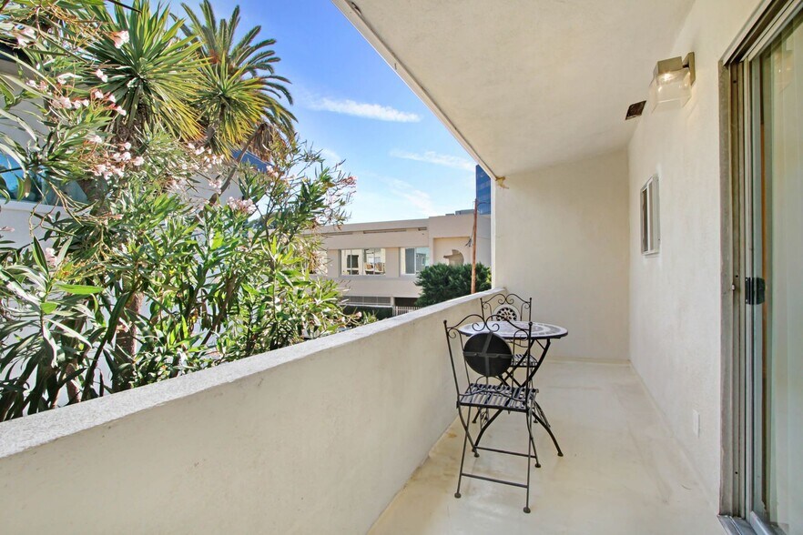 Building Photo - 11615 Darlington Ave