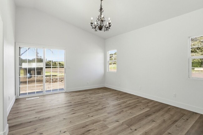 Building Photo - Beautiful Gated Country Property