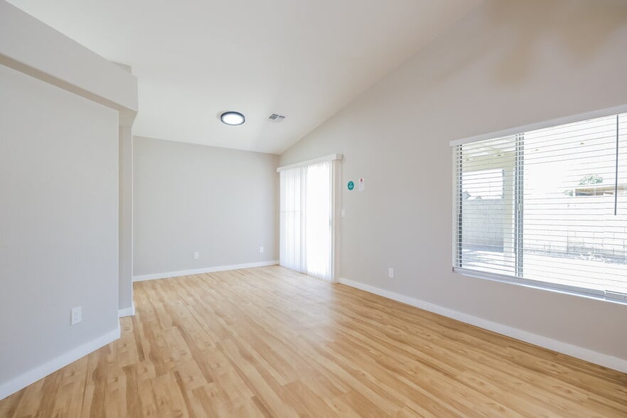 Building Photo - 7055 W Sanna St