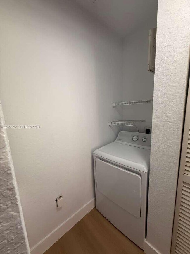 Building Photo - 201 Belmont Ln