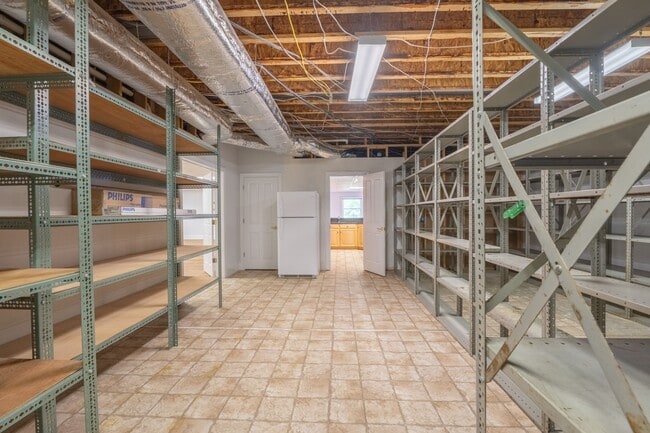 Building Photo - 785 Glenwood Dr