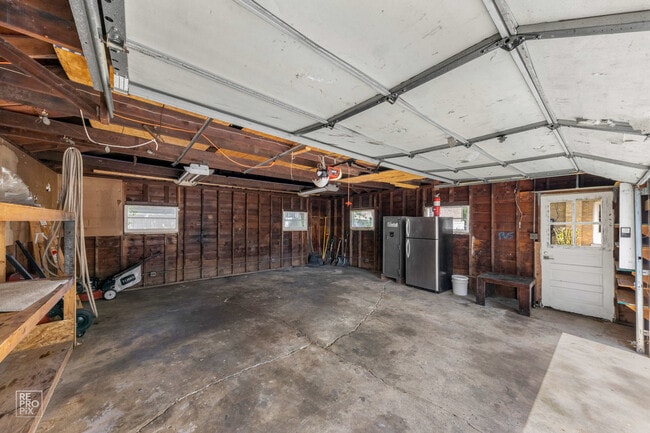 Building Photo - 874 Fairfield Ave