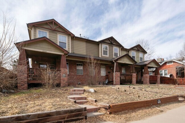 Building Photo - Exceptional 5-Bedroom Home Steps from the University of Denver