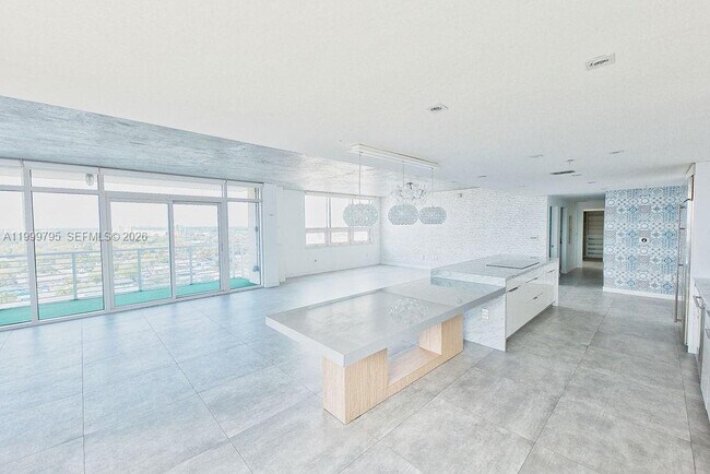 Building Photo - 3250 NE 1st Ave