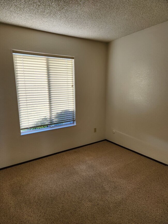 Building Photo - 5345 Eagan Ct