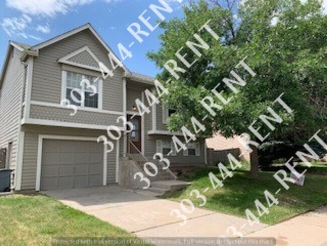 Building Photo - Large 3 Bedroom 2 Bathroom located in Gree...