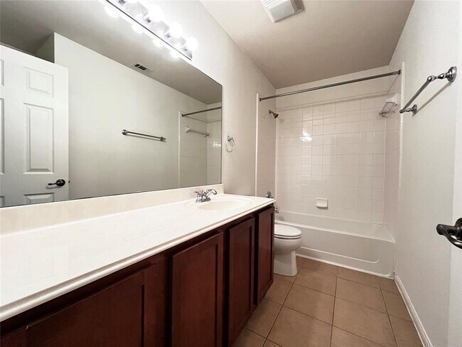 Building Photo - 9500 Castle Pines Dr
