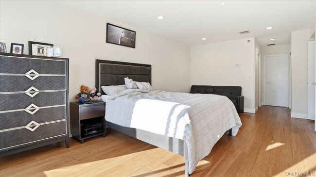 Building Photo - 100 Cutter Mill Rd