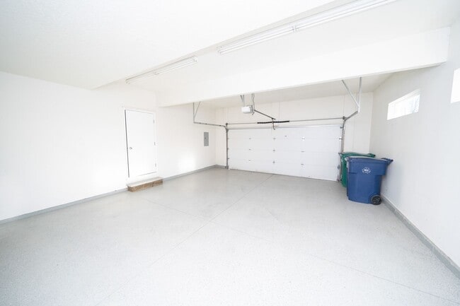 Building Photo - Beautiful Modern Home In Liberty Lake