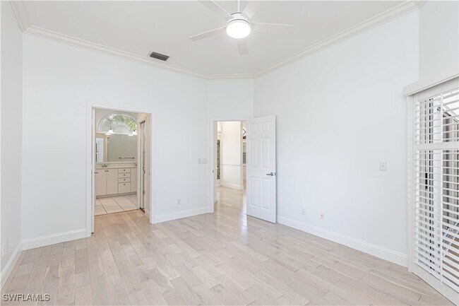Building Photo - 7106 Lone Oak Blvd