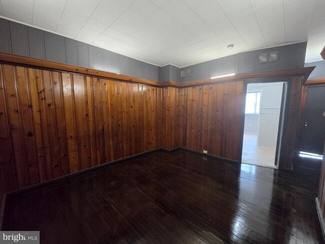 Building Photo - 633 E Allegheny Ave