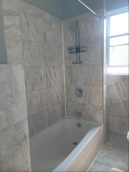 Building Photo - 137 Adelaide St