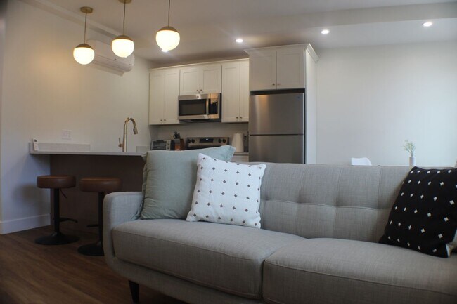 Building Photo - 110 Hotel St